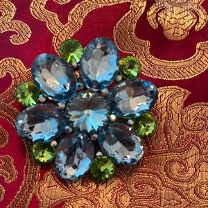 Flower broach